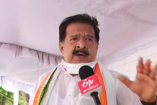 Kerala opposition E-mobility project Ramesh Chennithala Corruption Pinarayi Vijayan PricewaterhouseCoopers கேரள மின்சார வாகன கொள்கை பினராயி விஜயன் ரமேஷ் சென்னிதாலா