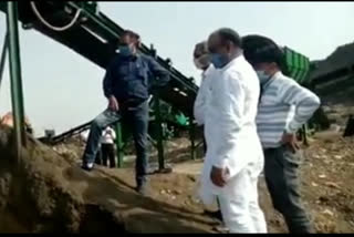 Machine made to reduce the mountain of garbage in east delhi