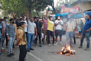 NSUI burnt china president effigy