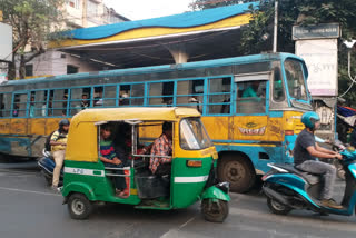 কলকাতায় বাস পরিষেবা