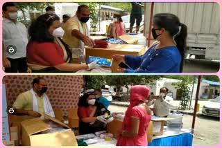 sangini saheli and ek prayas sanstha distributed mask and sanitary pads