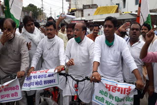 congress-takes-out-cycle-rally