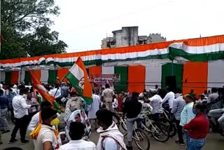 Congress protests against rising petrol and diesel prices in raipur