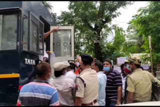 হাটশিঙিমাৰীত বিধায়ক সহ আটক শতাধিক কংগ্ৰেছ কৰ্মী