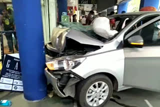 car collided with showroom pillar in  chandigarh