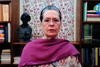 Govt 'extorting' people with fuel price hikes: Sonia Gandhi