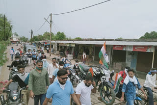 Youth Congress protests over increased prices of diesel and petrol in Chhatarpur