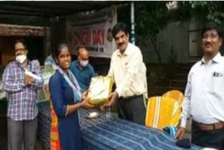 sbi staff union donate groceries to charitable organizations in hyderabad