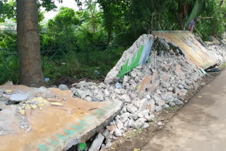 local people protest for Sapre and Dani school boundary wall broken