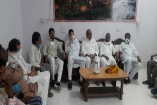 congress workers and mla met sp