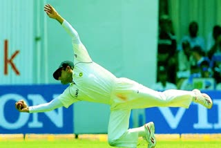 Rahul Dravid's stunning reflex catches