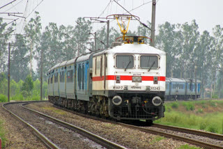 Pawan Express bump into Bike in hoshangabad