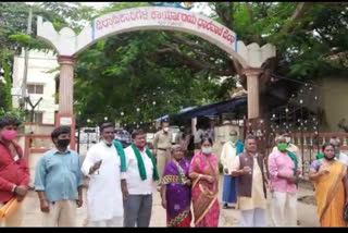 Farmers protest