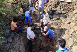 RK Padmanabh fans cleaned the kalyani at Arakalagudu