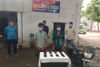 Narcotics squad team of Delhi Police arrested two snatchers