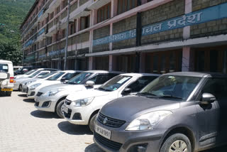 passing vehicles in kullu