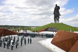 Putin, Lukashenko unveil Red Army WWII monument