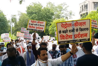 AAP workers protest against fuel price hike in Delhi