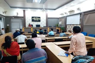 SDO meeting with school management and parents in hazaribag, meeting with school management and parents in hazaribag, SDO meeting in Hazaribag, हजारीबाग में स्कूल प्रबंधन और अभिभावक के साथ एसडीओ की बैठक, हजारीबाग में स्कूल प्रबंधन और अभिभावक संघ की बैठक, हजारीबाग एसडीओ ने की बैठक