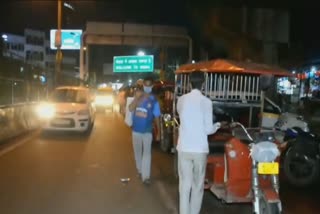 Traffic violation due to encroachment of E-rickshaw in east delhi