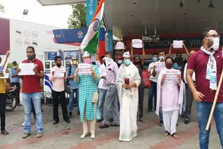 AAP protest over rising fuel prices, protest Against rising fuel prices