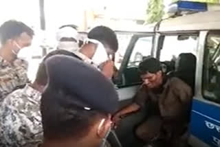 Naxal commander  detained by the police