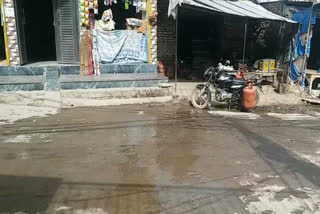 Water flowing in ward number 94 at Lal Kuan for several days in delhi