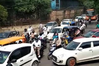 Heavy traffic on kakrola nala picket nazafgarh