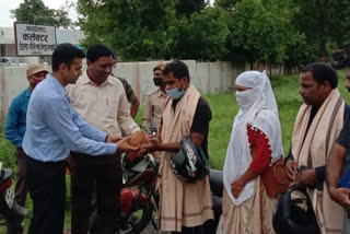 honored people following traffic rules