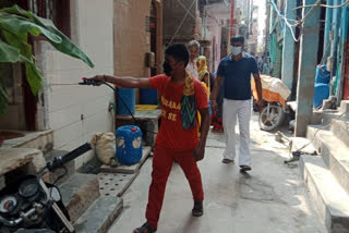 Residents of Prem Nagar collected donations and got sanitization done in Delhi