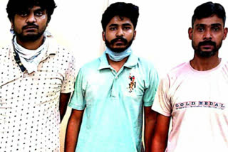 delhi police constable beaten by three youths at civil line