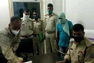Smuggler arrested with opium in Sahibganj