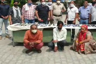 3 receiver arrested by east delhi special staff tea