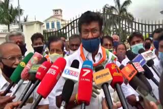 MP Chellakumar accused district administration