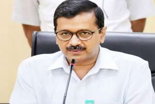 Kejriwal gives Rs 1 cr ex-gratia to family of LNJP doctor