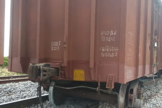 goods trains accidnet in kurnool dst thuggilli mandal malyala