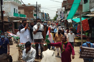 Congress MLA performed unique by keeping bike in bullock cart in chhatarpur
