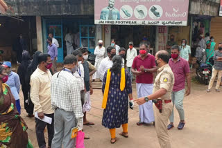 Social Distance violation in Bhatkala