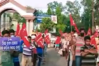 Anugul sanitation workers' union protests over various demands