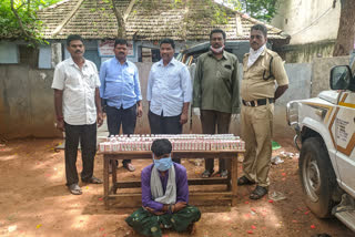 police catched karnataka liquor