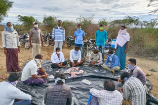 10 people playing cards in farm fields in kanigiri constituency were caught by police