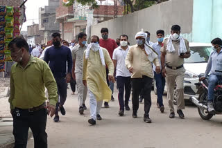 MP Ramesh Bidhuri inspects Tughlakabad ward with officers