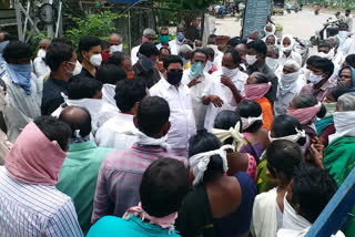 Formers Protest At Nirmal Collectorate