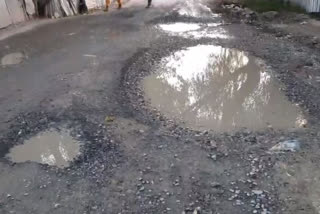 Handwara- Villgam road in dipleted condition_People demand its renovation