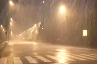 Heavy rainfall, lightning and thunderstorm hit the national capital