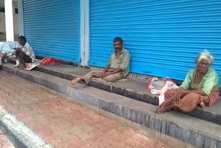 Lockdown effect on beggars who are suffering hungry