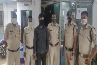 Patan police of Jabalpur arrested Ganja smuggler