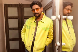 arshad warsi wants to people buy his painting for pay his electricity bill