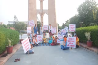 shabby martyr memorial in Sikar, protests in Sikar