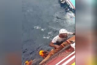 Six Lankan fishermen stranded off